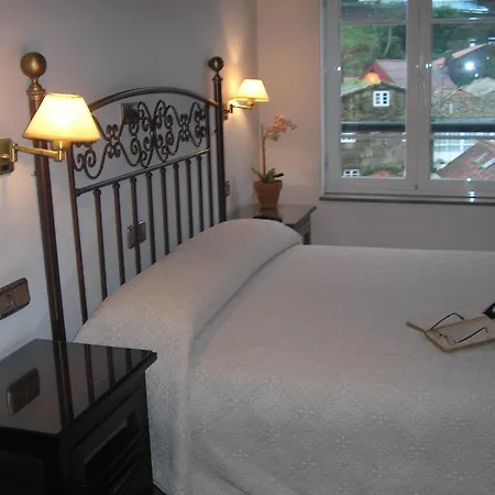 Pension Residencia Ria De Muros-3